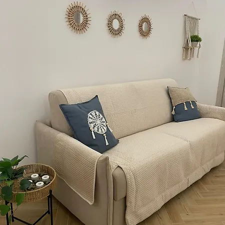 Fontana - And Apartment